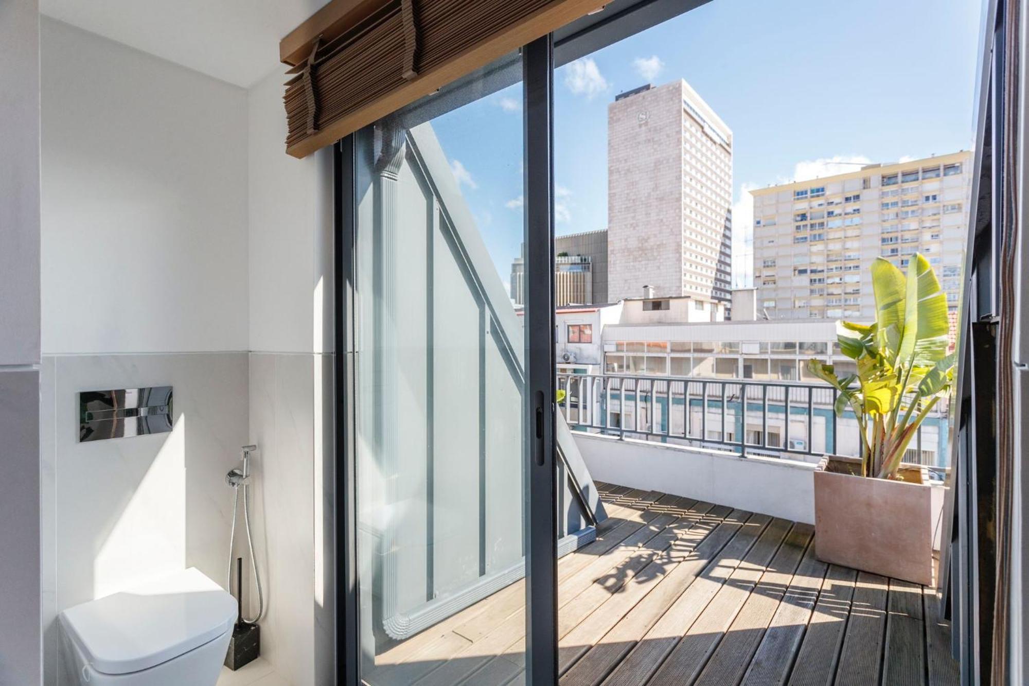 Luxury Suite With Balcony And Shared Accommodation In The Parque Eduardo VII Area Lisboa المظهر الخارجي الصورة
